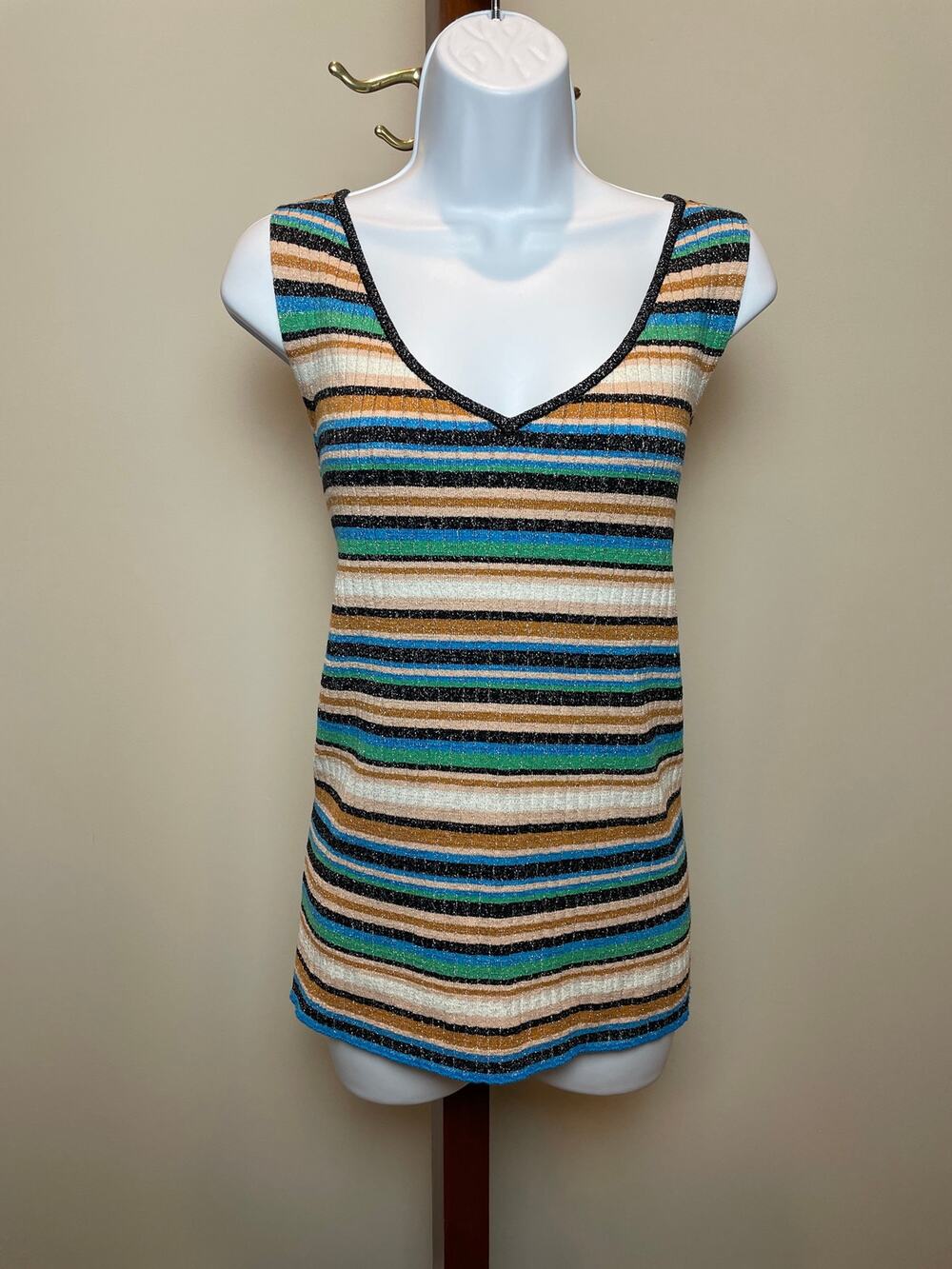 Nine West Cream Blue Multicolor Ribbed V‑Neck Sleeveless Top Size XL NWT